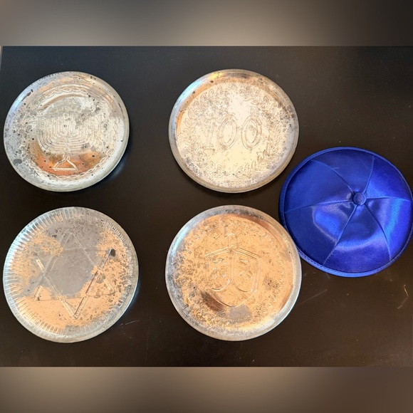 Pottery Barn New in box antiqued Hanukkah dessert plates - Picture 2 of 6